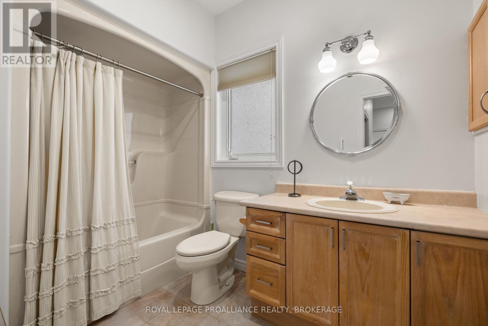 34 Schooner Drive, Kingston, Ontario  K7K 7J8 - Photo 17 - X12390705