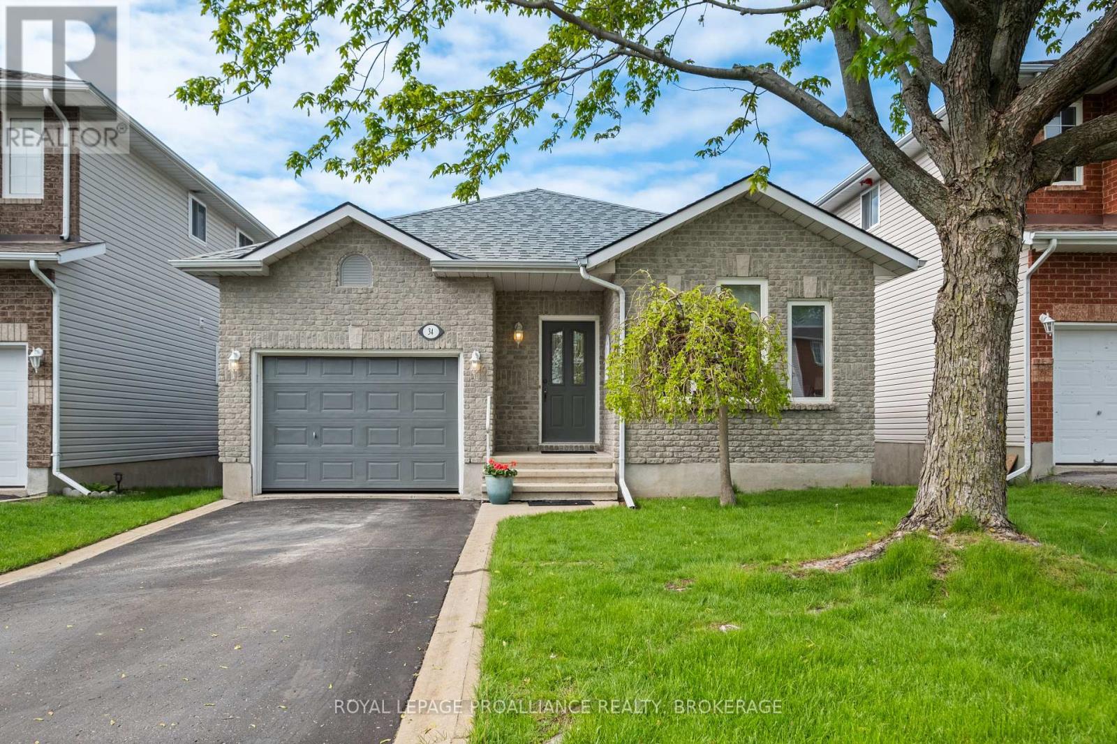 34 Schooner Drive, Kingston, Ontario  K7K 7J8 - Photo 2 - X12390705