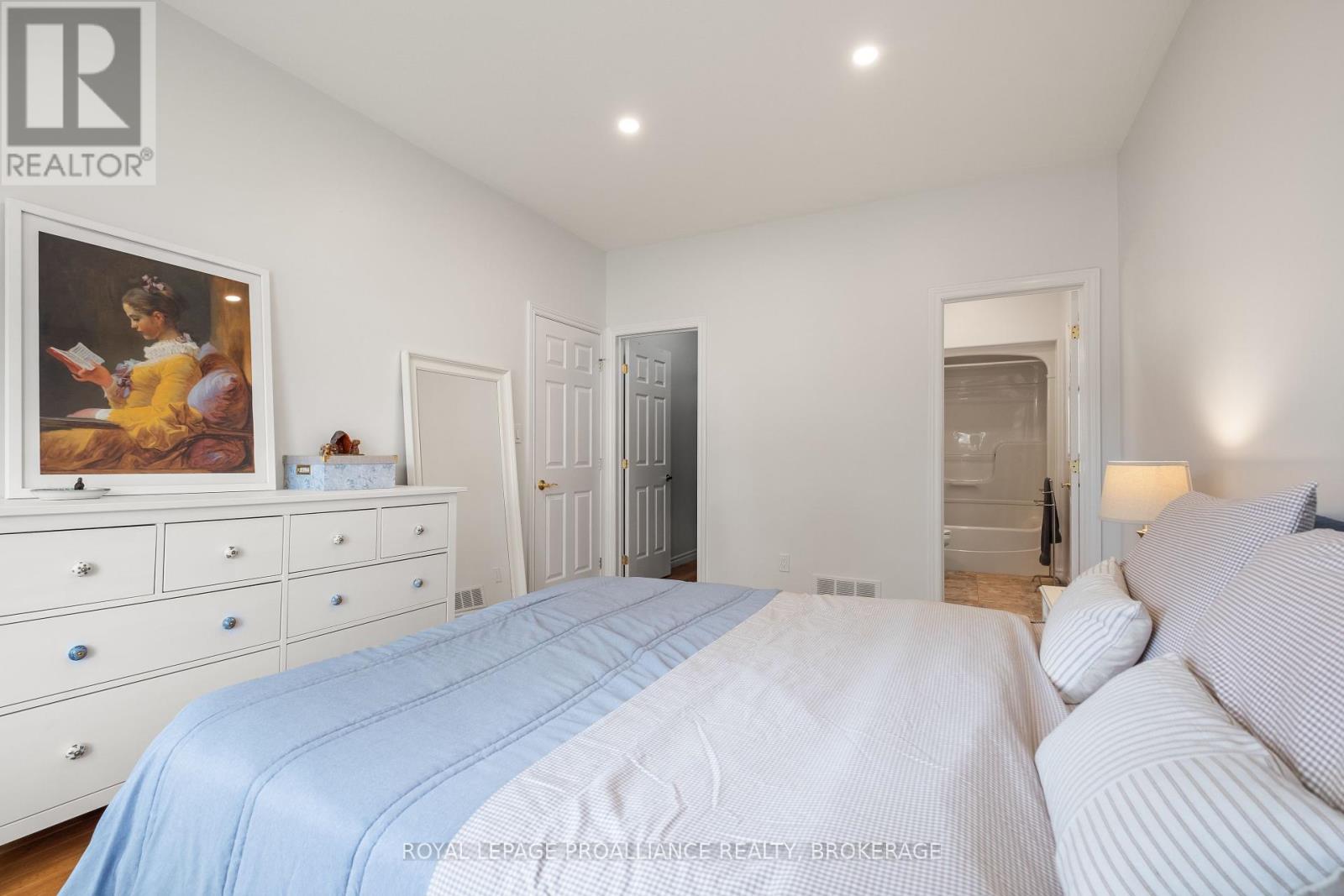 34 Schooner Drive, Kingston, Ontario  K7K 7J8 - Photo 7 - X12390705
