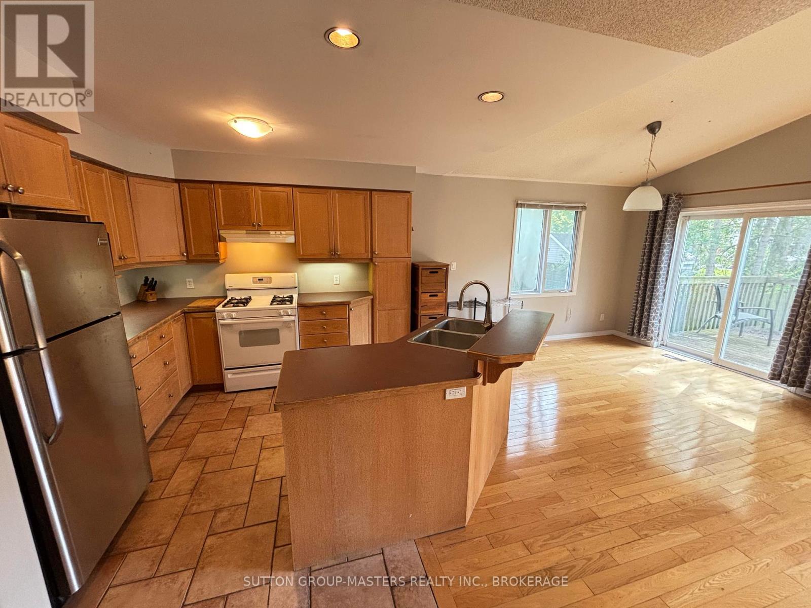 160 Nelson Street, Kingston, Ontario  K7L 3X1 - Photo 3 - X12390770
