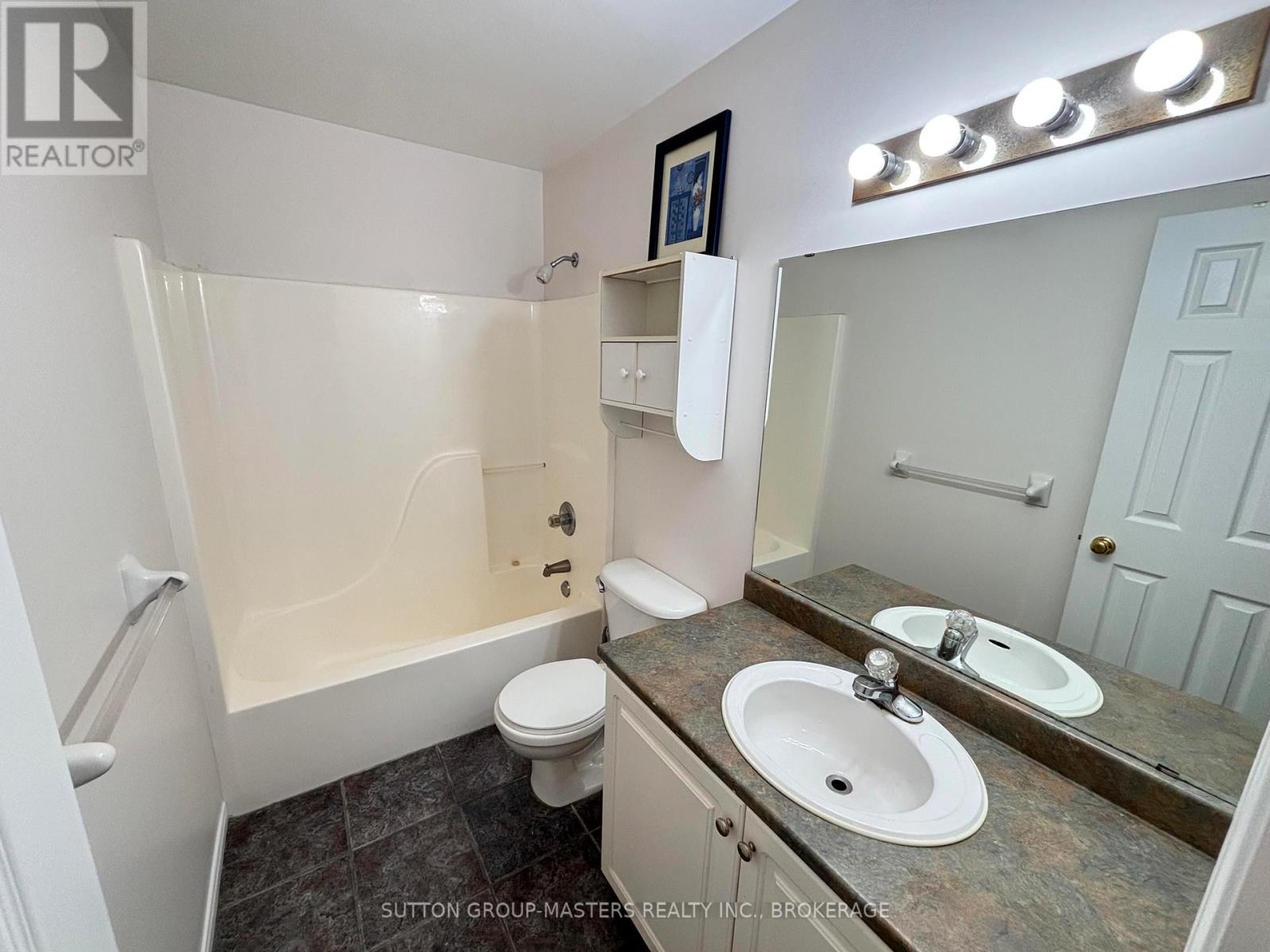 160 Nelson Street, Kingston, Ontario  K7L 3X1 - Photo 9 - X12390770