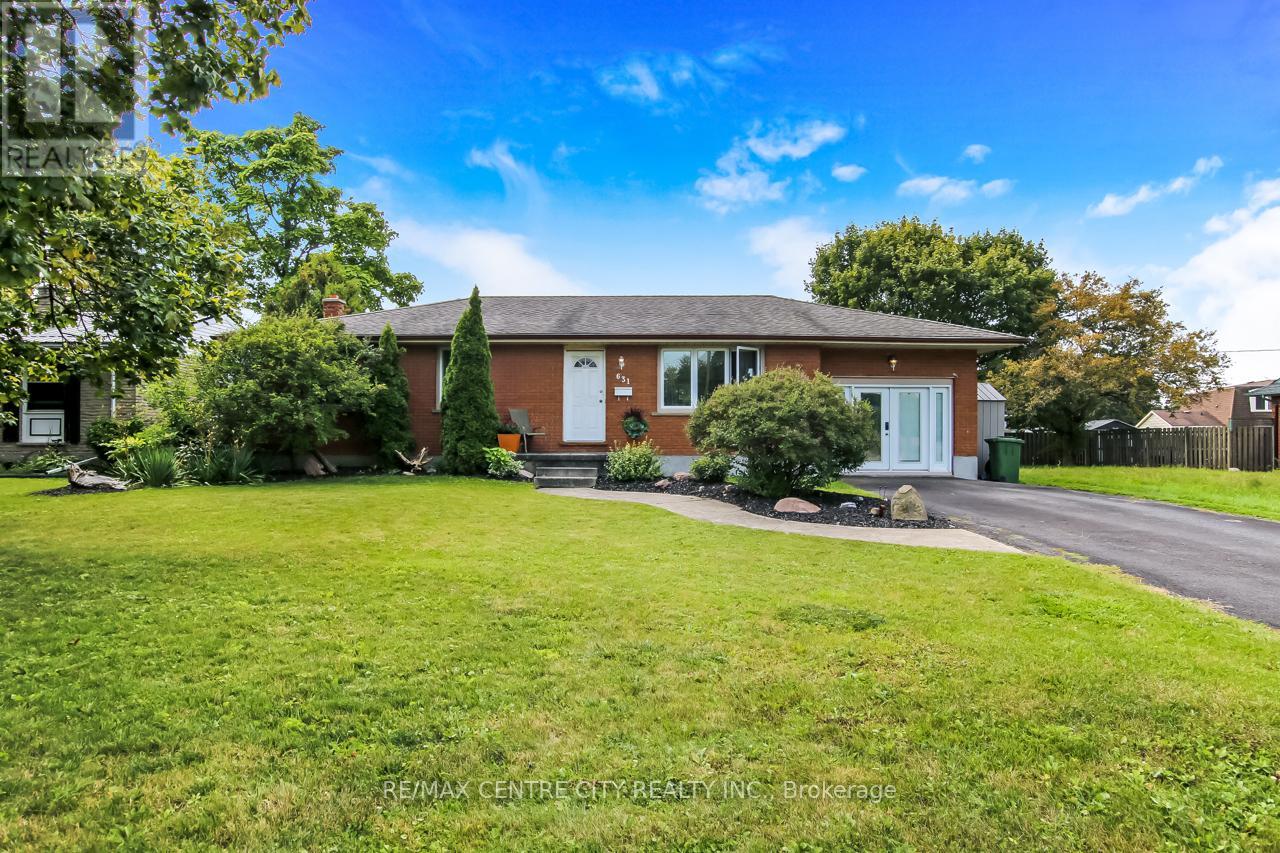 631 Elm Street, St. Thomas, Ontario  N5R 1K9 - Photo 1 - X12390759