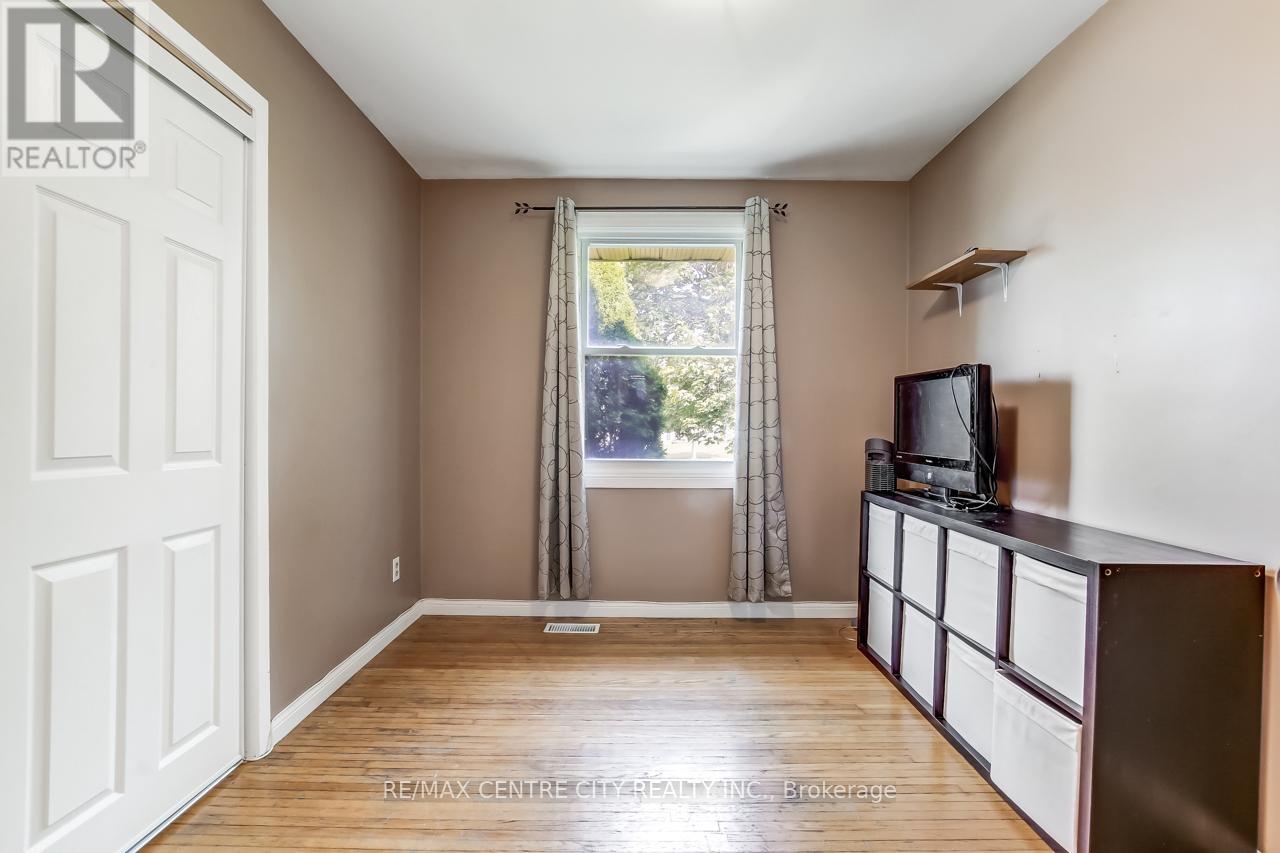 631 Elm Street, St. Thomas, Ontario  N5R 1K9 - Photo 16 - X12390759