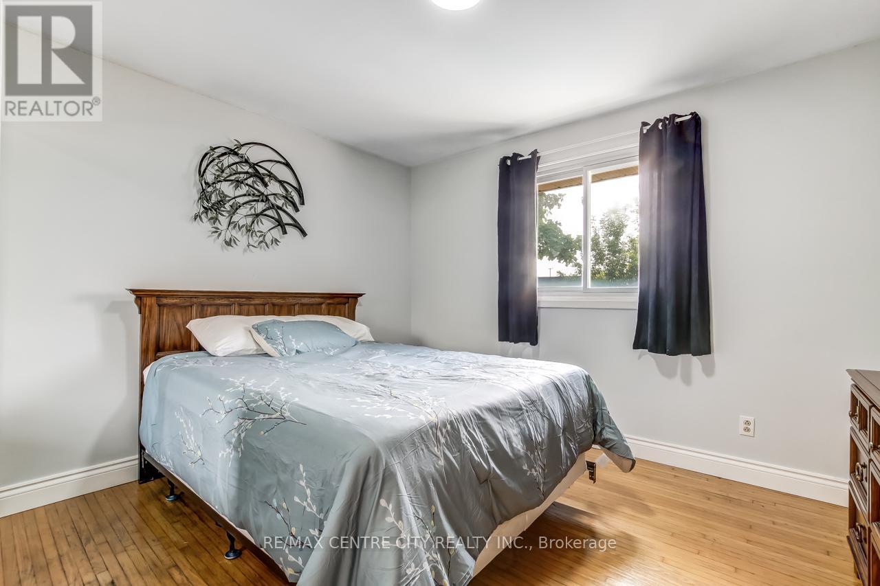 631 Elm Street, St. Thomas, Ontario  N5R 1K9 - Photo 17 - X12390759