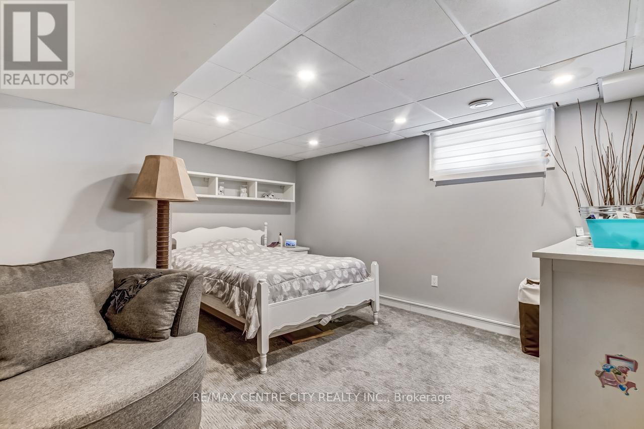 631 Elm Street, St. Thomas, Ontario  N5R 1K9 - Photo 23 - X12390759