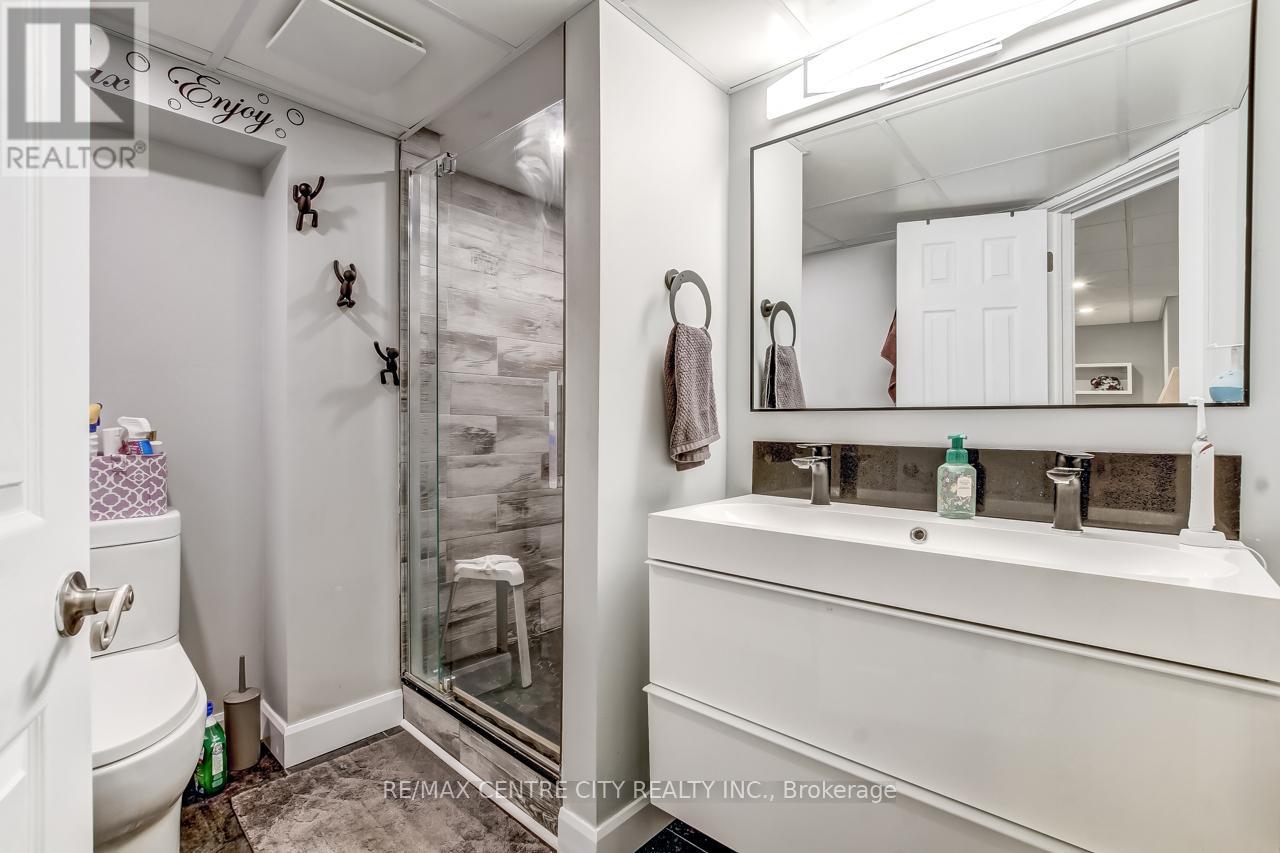 631 Elm Street, St. Thomas, Ontario  N5R 1K9 - Photo 24 - X12390759