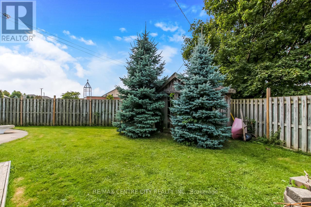 631 Elm Street, St. Thomas, Ontario  N5R 1K9 - Photo 27 - X12390759