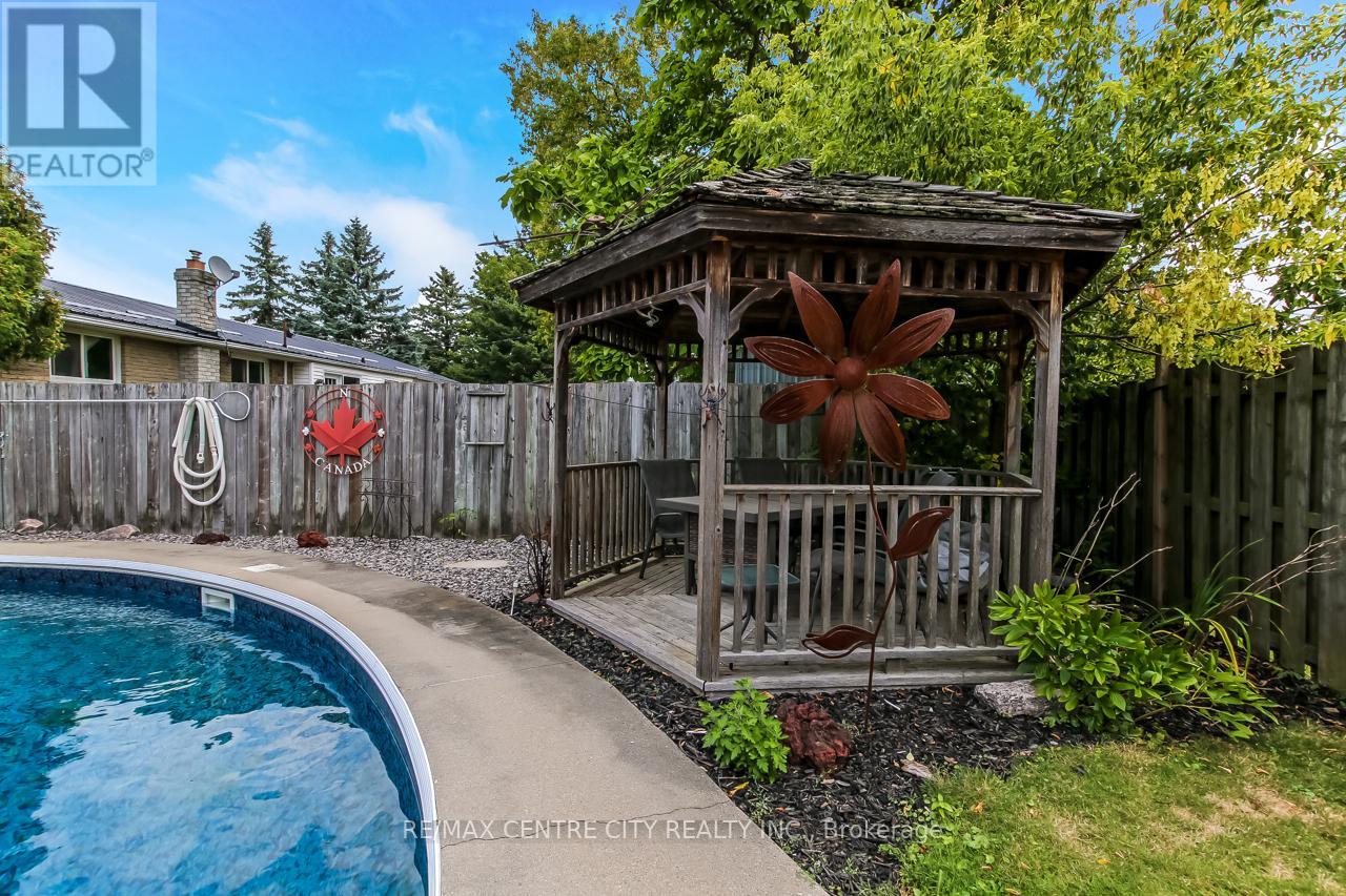 631 Elm Street, St. Thomas, Ontario  N5R 1K9 - Photo 31 - X12390759