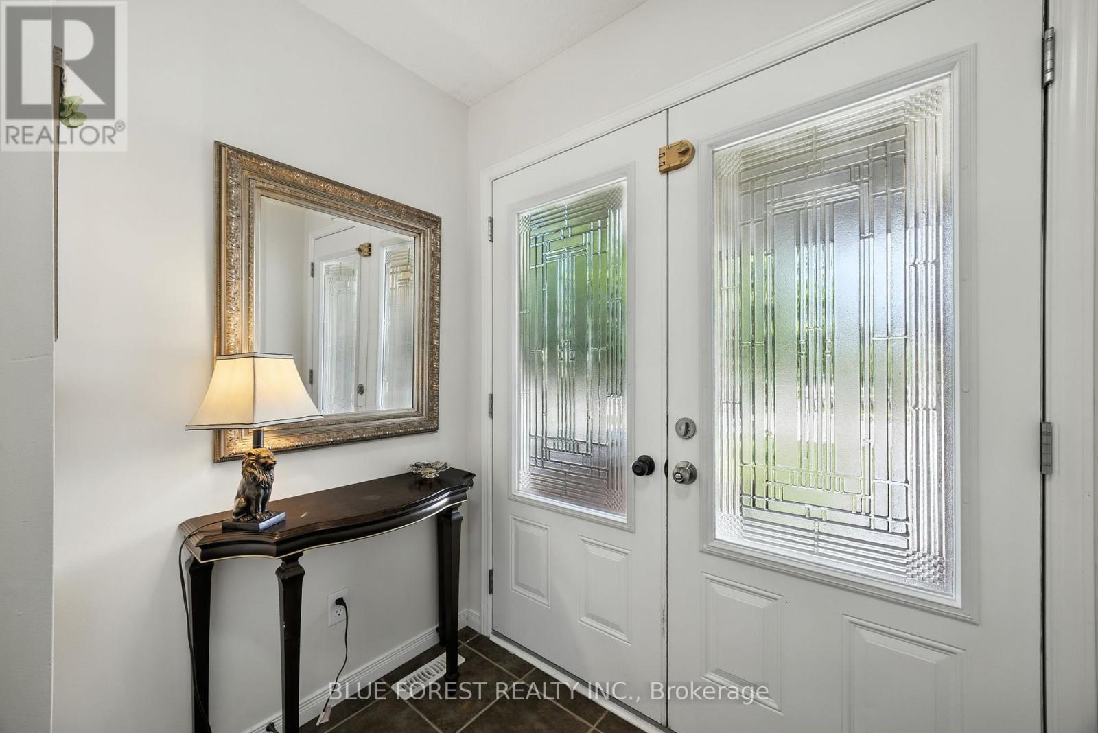 2087 Foxwood Avenue, London North (North S), Ontario  N6G 0C7 - Photo 5 - X12390781