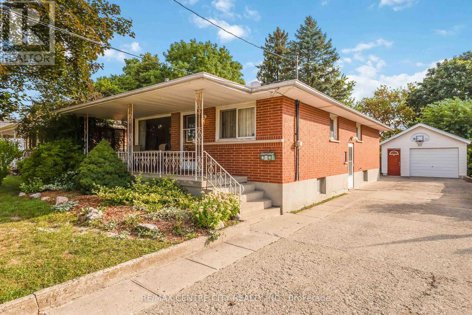 358 Belfield Street, London East (East A), Ontario  N5Y 2K4 - Photo 1 - X12390792