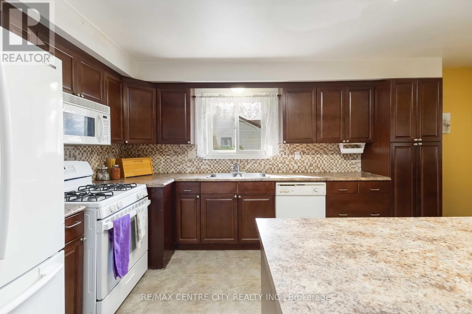 358 Belfield Street, London East (East A), Ontario  N5Y 2K4 - Photo 17 - X12390792
