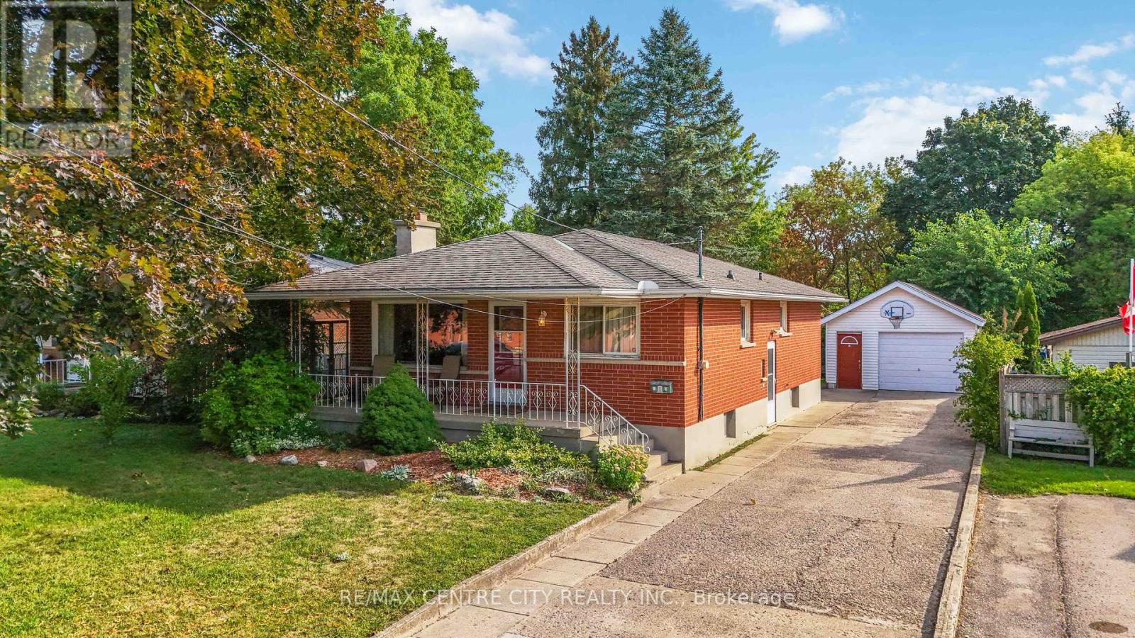358 Belfield Street, London East (East A), Ontario  N5Y 2K4 - Photo 2 - X12390792