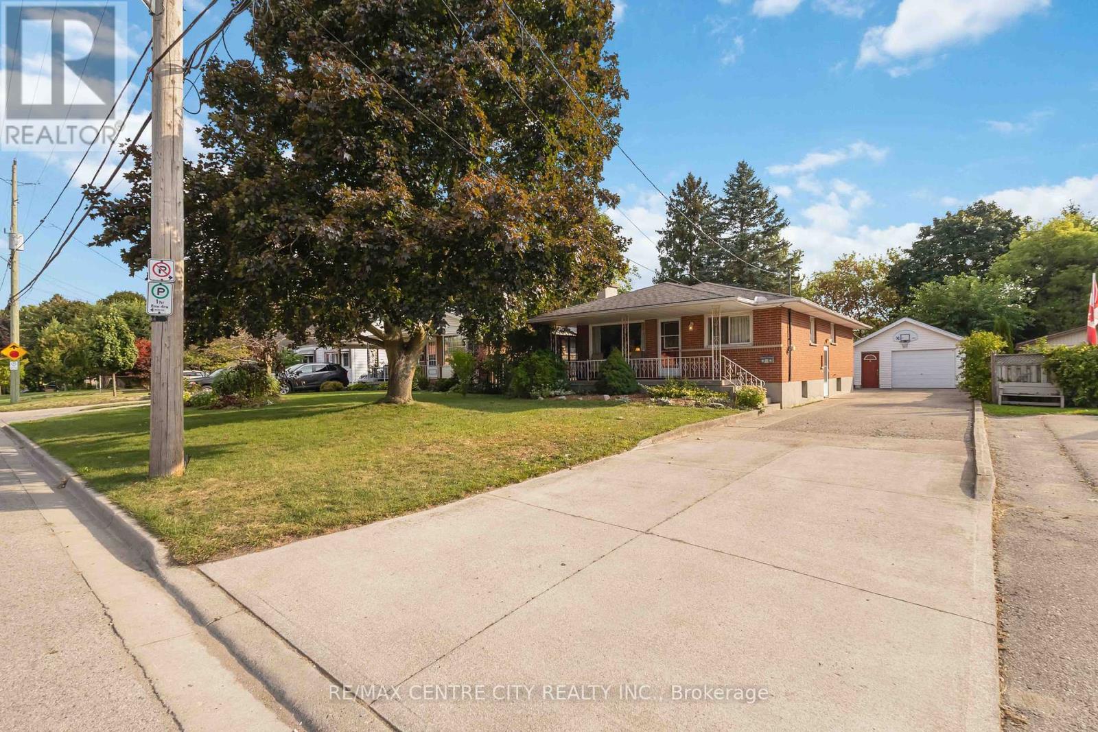 358 Belfield Street, London East (East A), Ontario  N5Y 2K4 - Photo 3 - X12390792