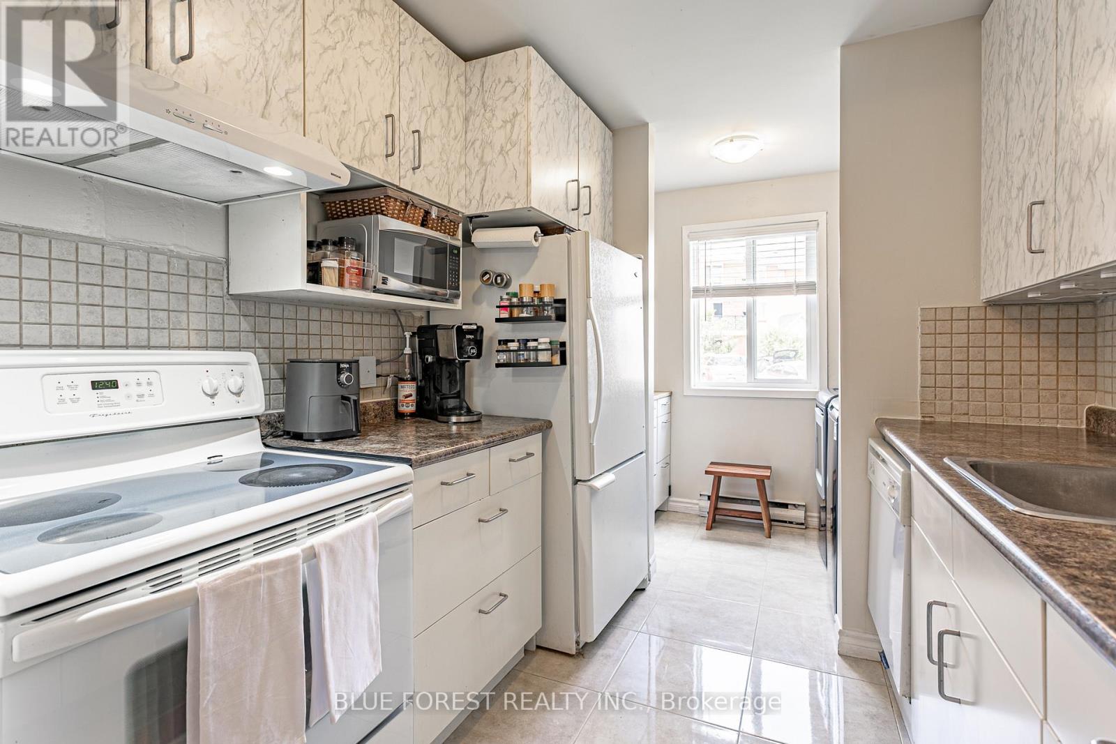 78 - 1096 Jalna Boulevard, London South, Ontario  N6E 3B8 - Photo 2 - X12390869
