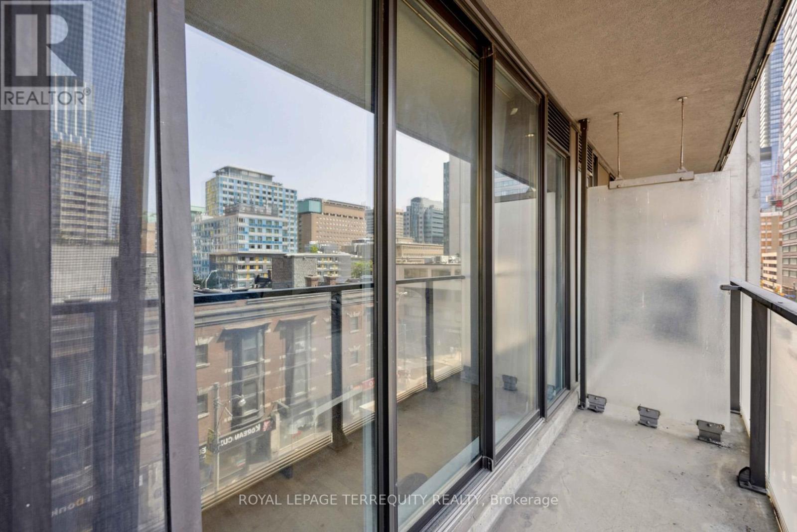 729 - 111 Elizabeth Street, Toronto, Ontario  M5G 1P7 - Photo 15 - C12390614
