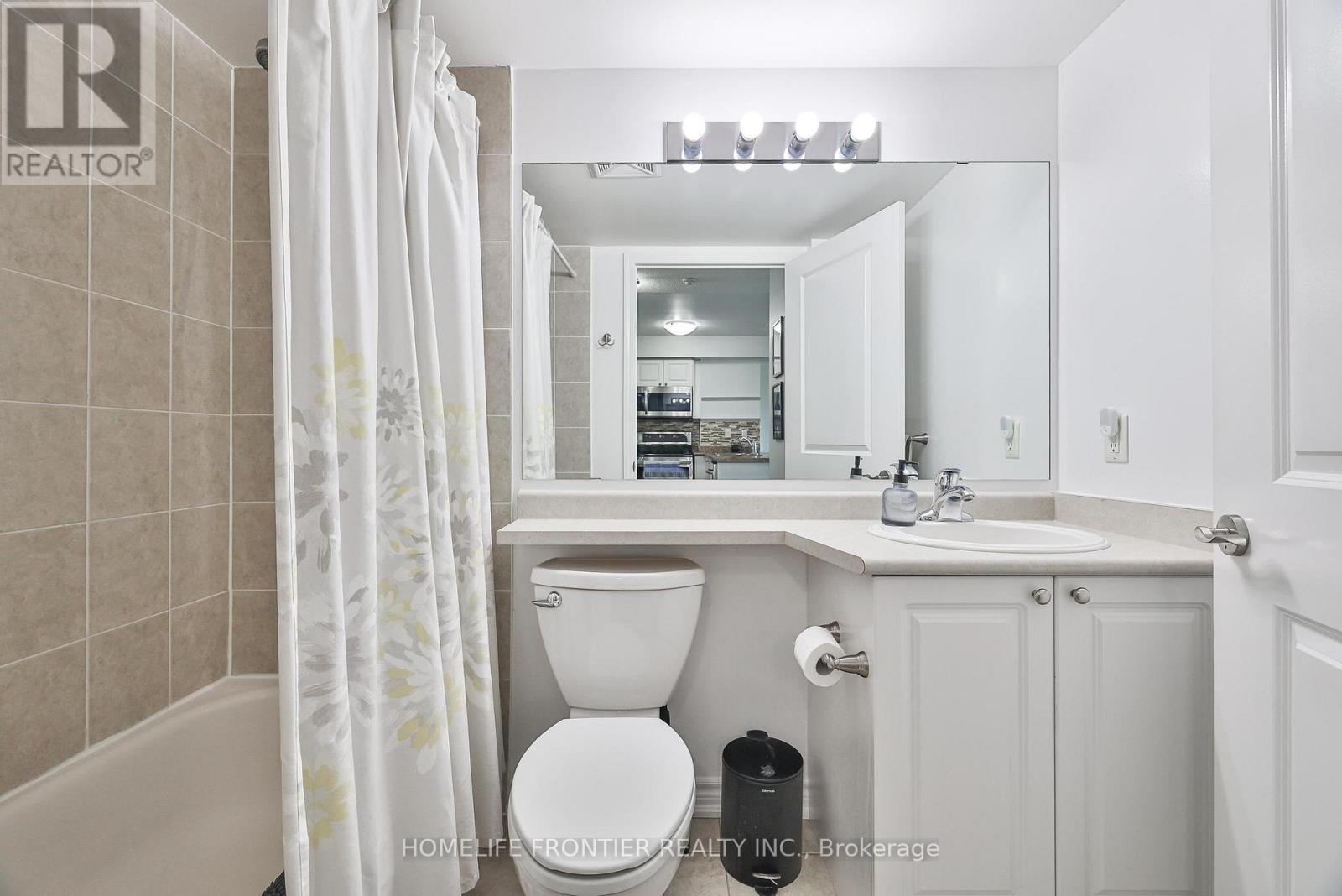 201 - 920 Sheppard Avenue W, Toronto (Bathurst Manor), Ontario  M3H 2T6 - Photo 15 - C12390648