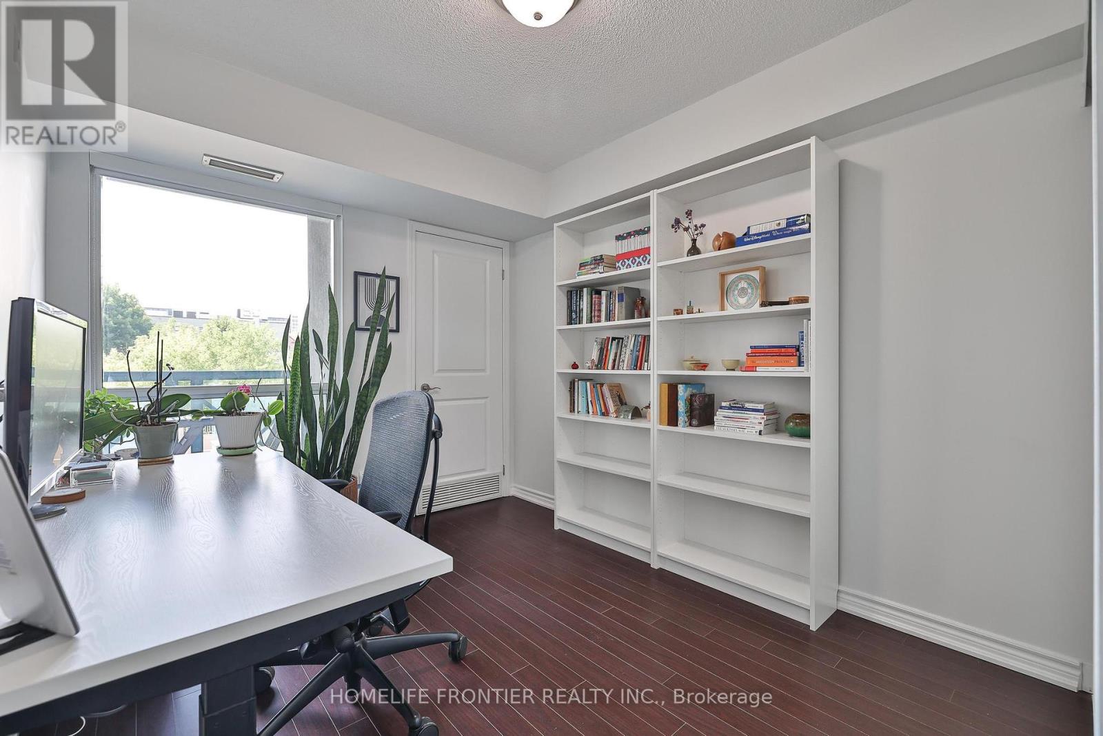 201 - 920 Sheppard Avenue W, Toronto (Bathurst Manor), Ontario  M3H 2T6 - Photo 24 - C12390648