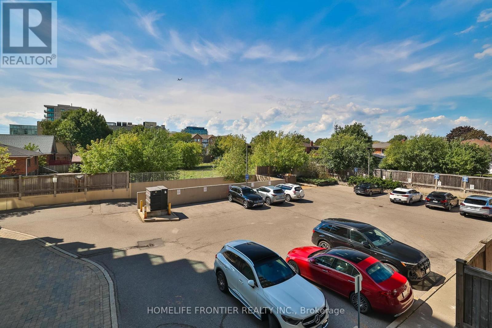 201 - 920 Sheppard Avenue W, Toronto (Bathurst Manor), Ontario  M3H 2T6 - Photo 31 - C12390648