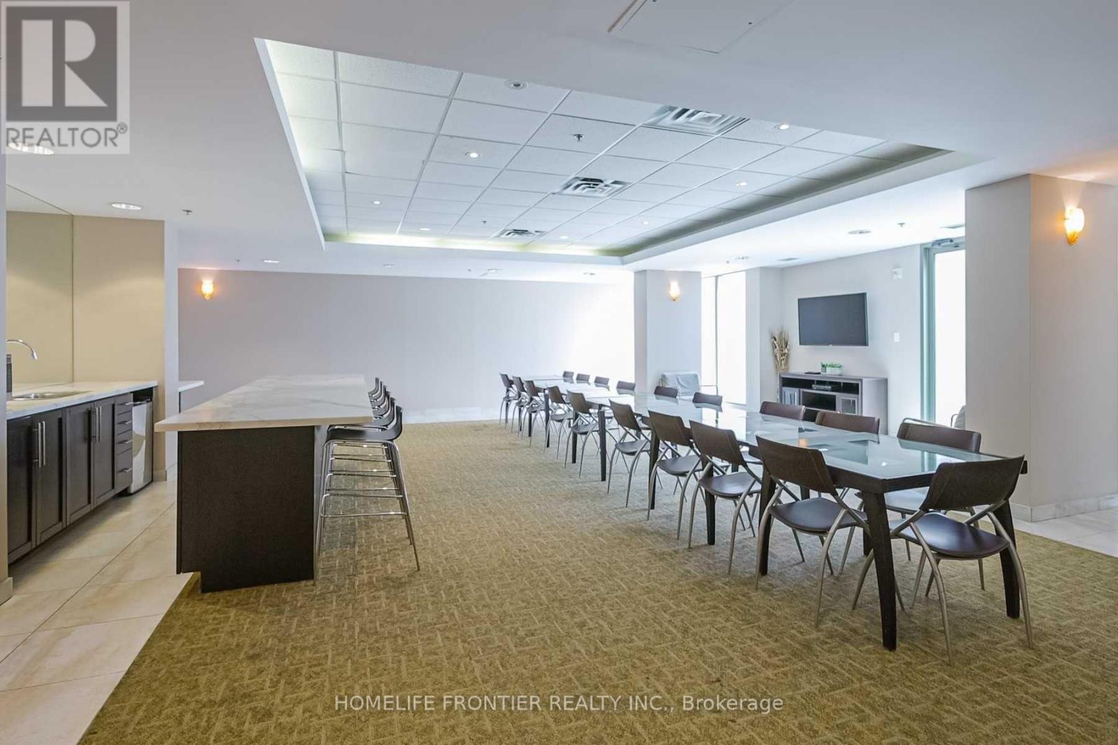 201 - 920 Sheppard Avenue W, Toronto (Bathurst Manor), Ontario  M3H 2T6 - Photo 37 - C12390648