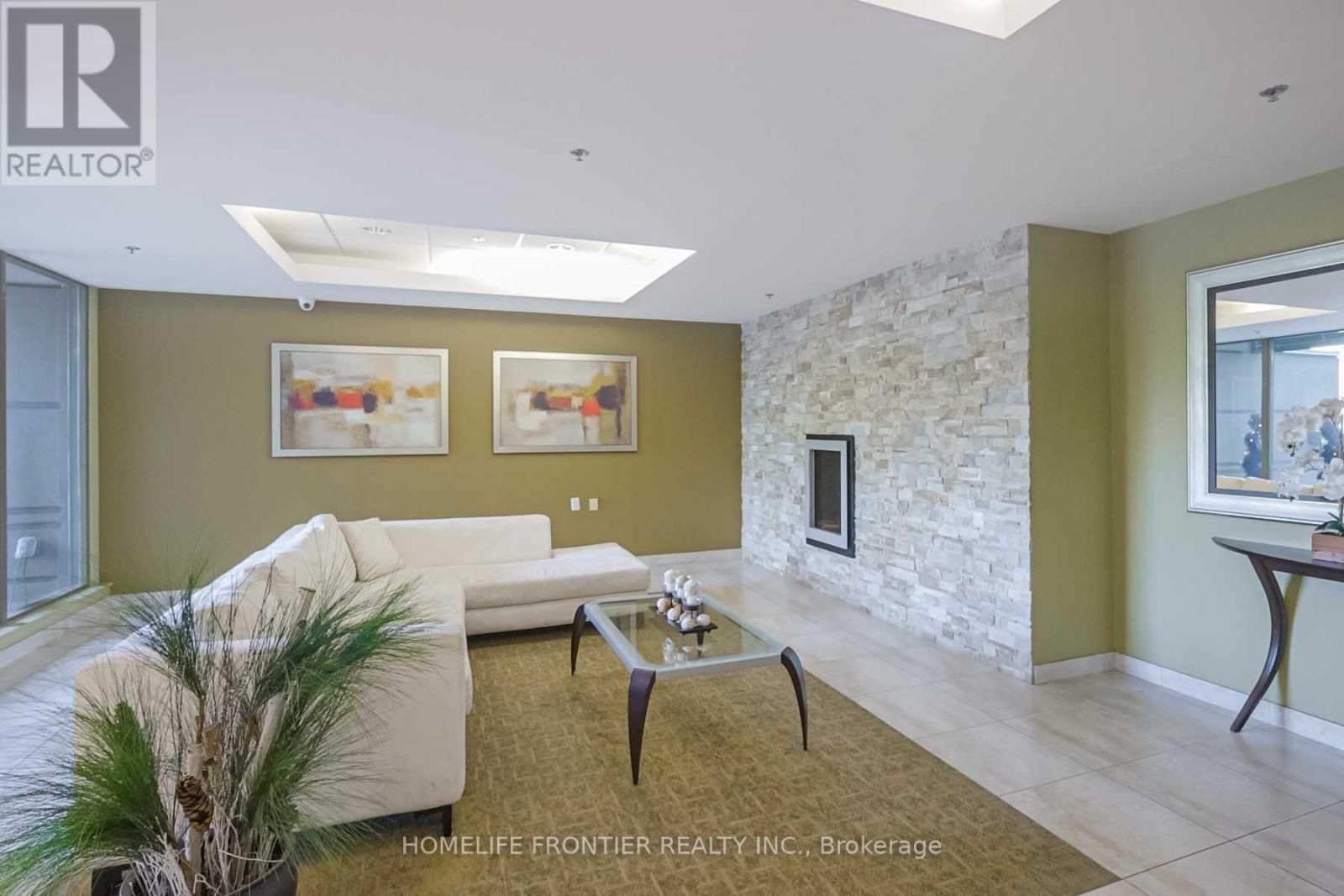 201 - 920 Sheppard Avenue W, Toronto (Bathurst Manor), Ontario  M3H 2T6 - Photo 38 - C12390648