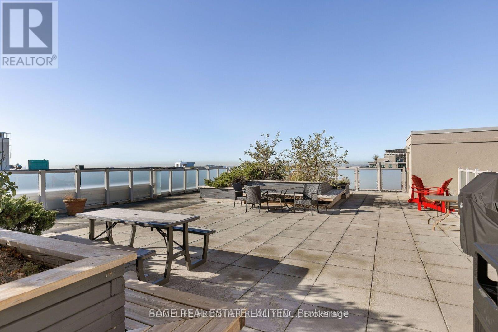 201 - 920 Sheppard Avenue W, Toronto (Bathurst Manor), Ontario  M3H 2T6 - Photo 41 - C12390648