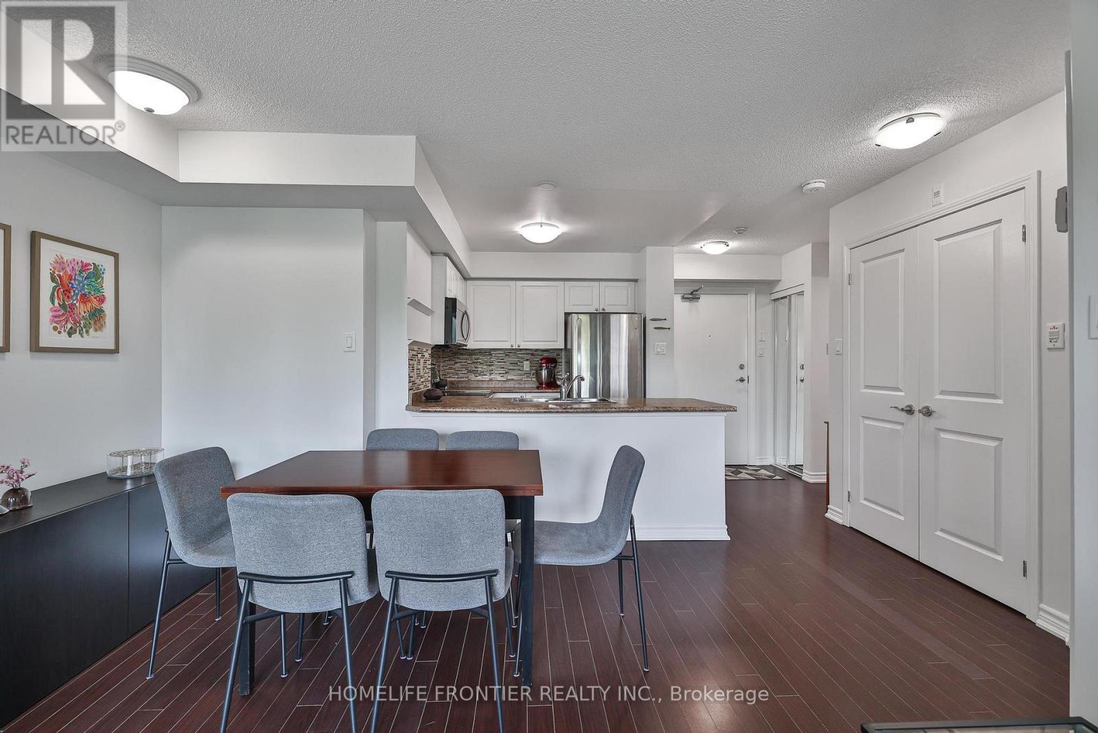 201 - 920 Sheppard Avenue W, Toronto (Bathurst Manor), Ontario  M3H 2T6 - Photo 9 - C12390648
