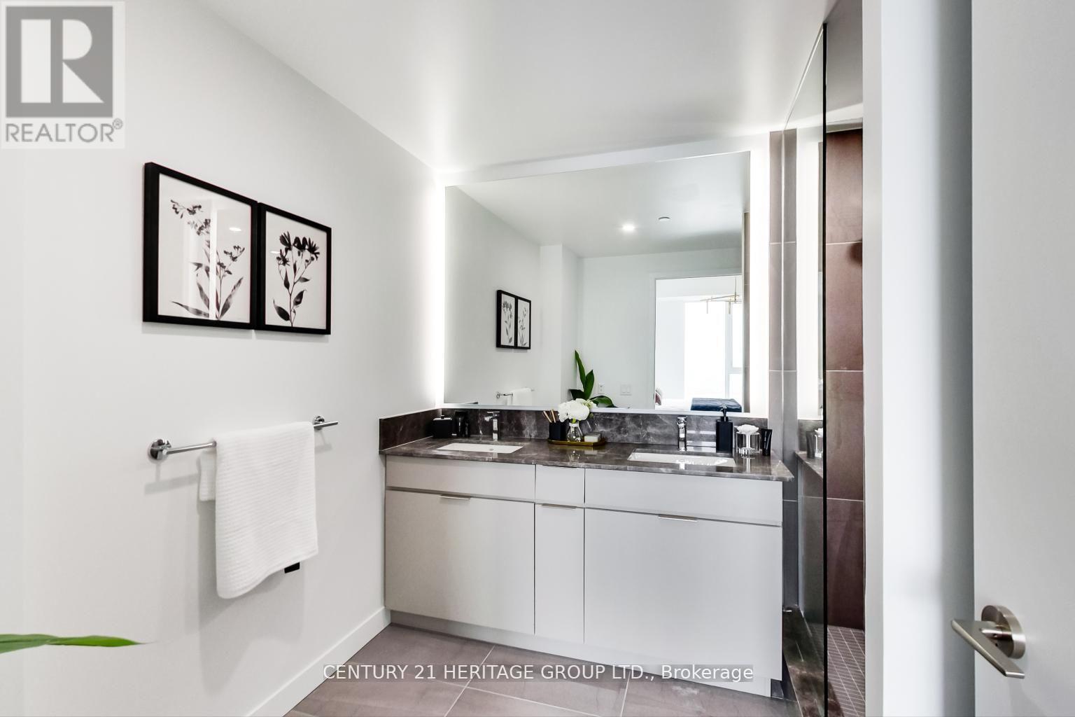 907 - 185 Alberta Avenue, Toronto (Oakwood Village), Ontario  M6C 0A5 - Photo 17 - C12390658