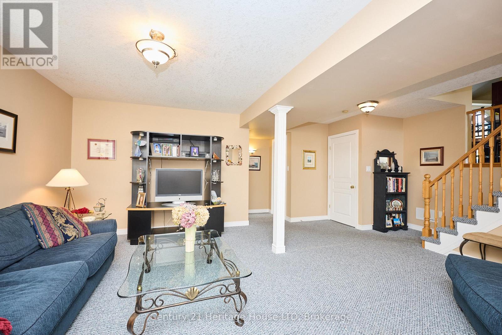 222 Dorchester Drive, Grimsby, Ontario  L3M 5K8 - Photo 20 - X12335197