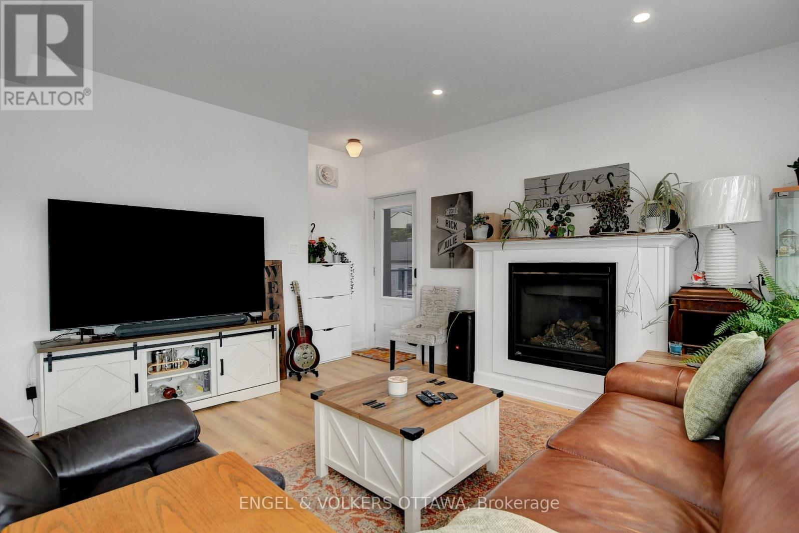 1 - 739 Principale Street, Casselman, Ontario  K0A 1M0 - Photo 5 - X12390807