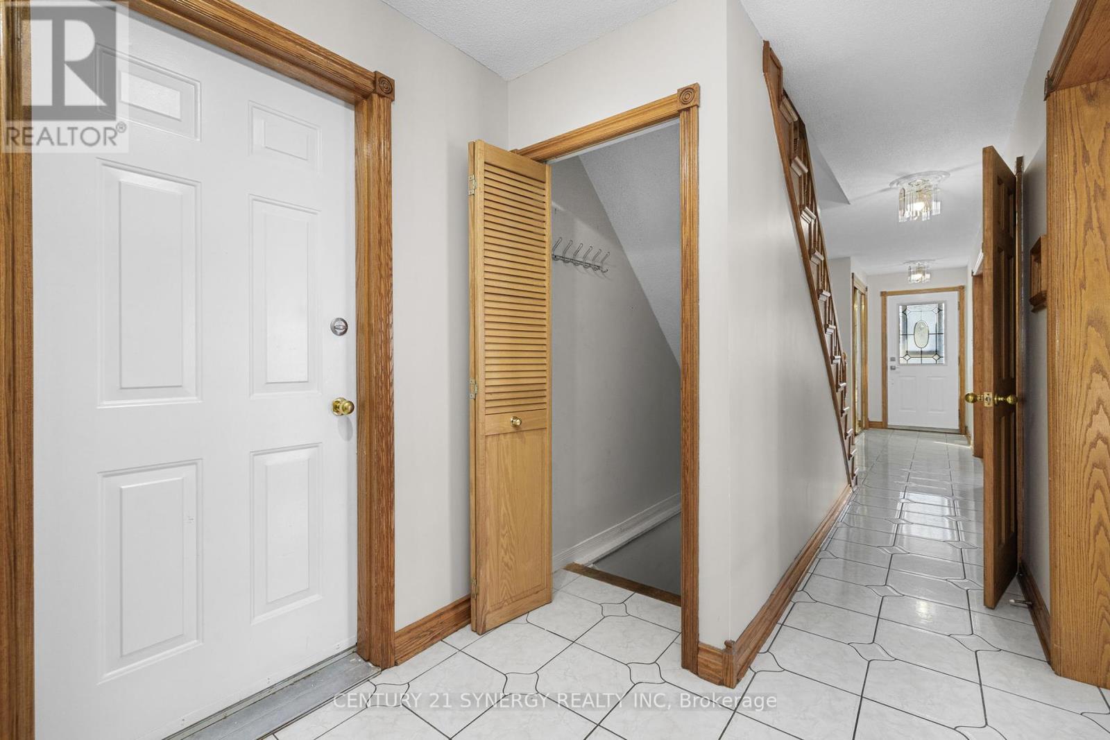 2034 Frank Bender Street, Ottawa, Ontario  K1C 1M7 - Photo 11 - X12390818