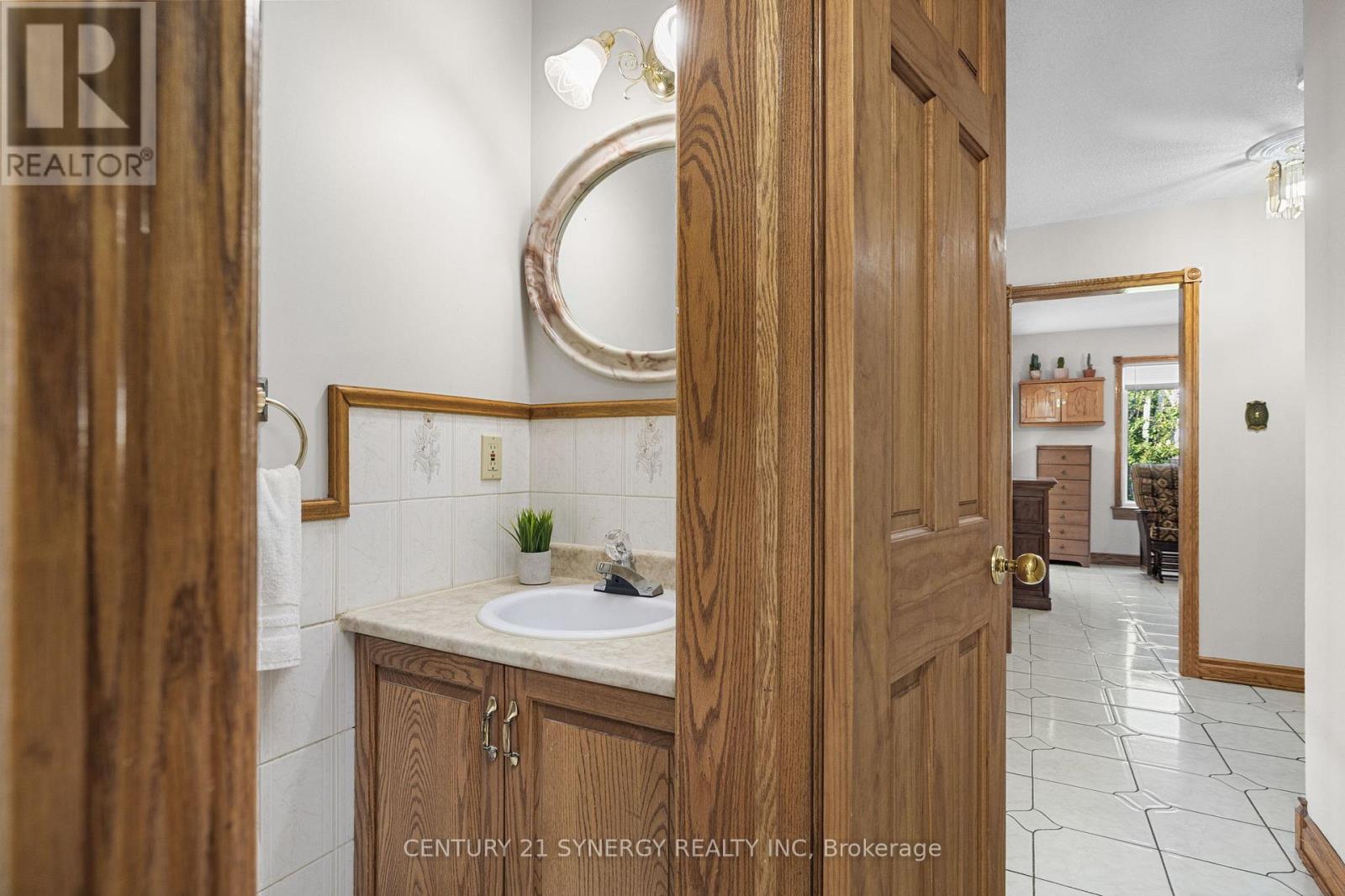 2034 Frank Bender Street, Ottawa, Ontario  K1C 1M7 - Photo 12 - X12390818