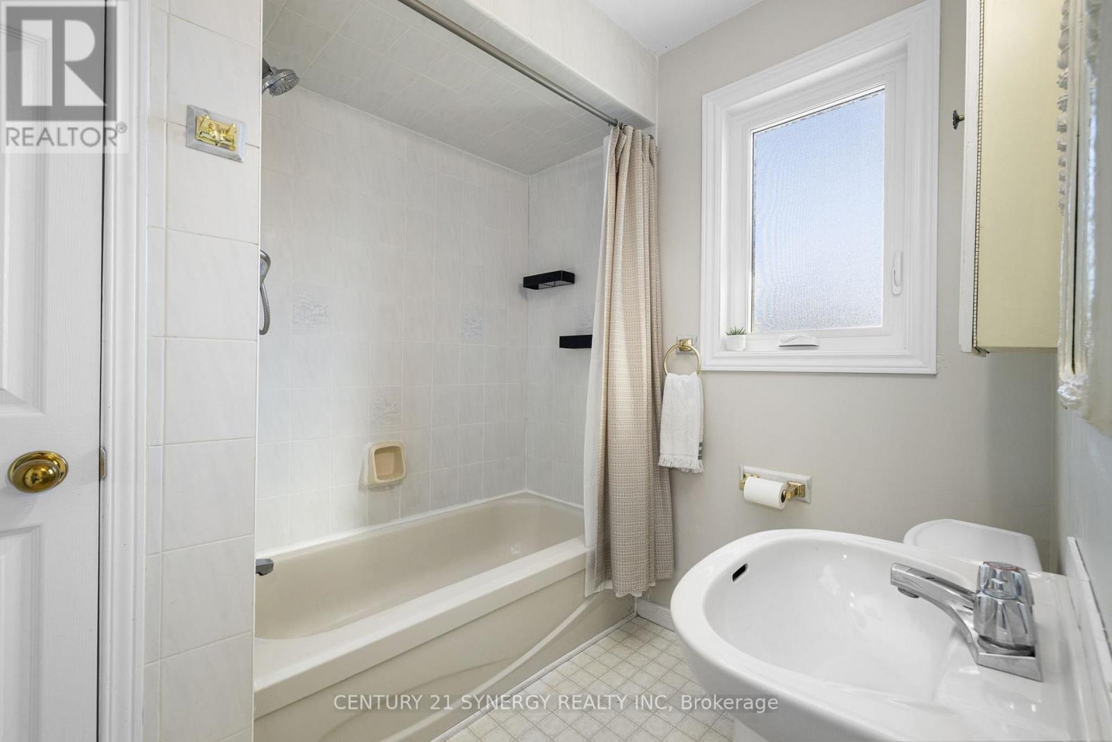 2034 Frank Bender Street, Ottawa, Ontario  K1C 1M7 - Photo 16 - X12390818