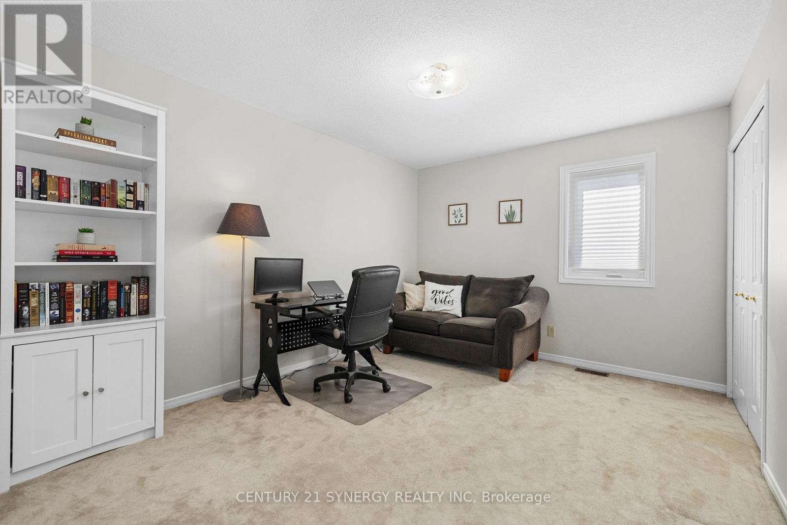 2034 Frank Bender Street, Ottawa, Ontario  K1C 1M7 - Photo 17 - X12390818