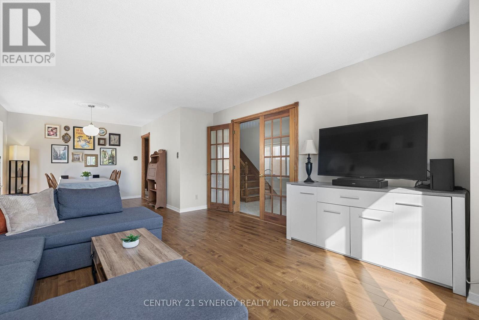 2034 Frank Bender Street, Ottawa, Ontario  K1C 1M7 - Photo 4 - X12390818