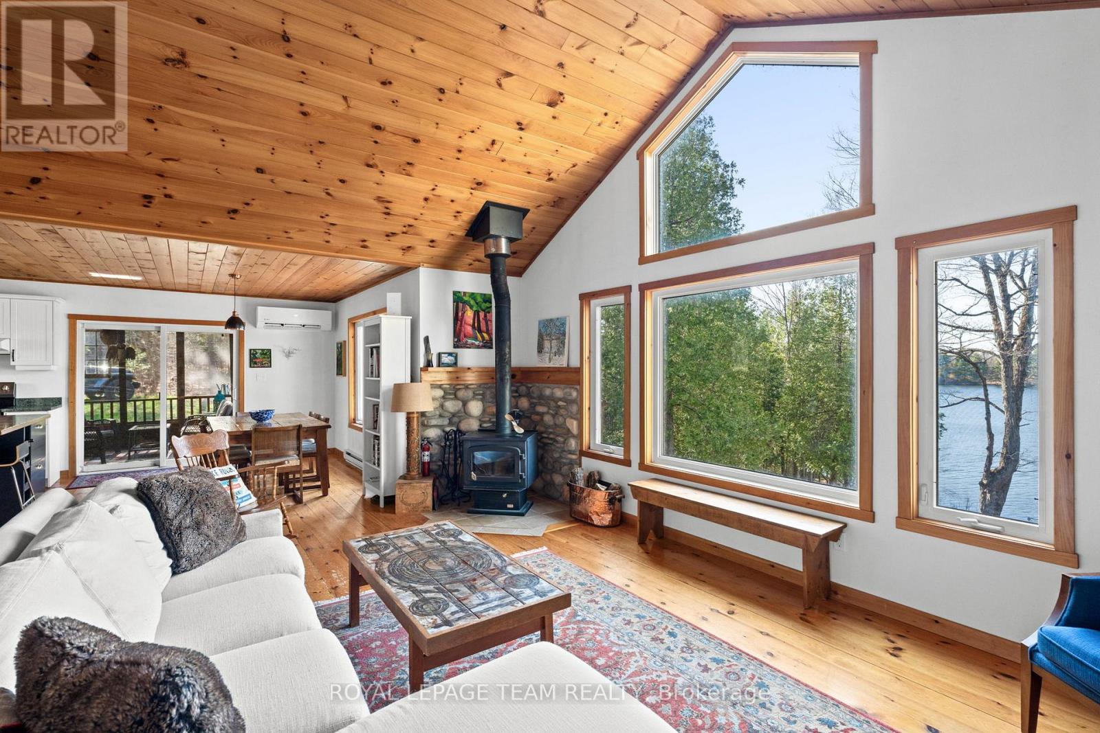 510 31a Clear Lake Lane, Tay Valley, Ontario  K0H 2B0 - Photo 17 - X12390823