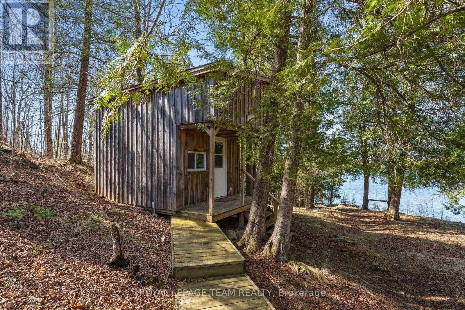 510 31a Clear Lake Lane, Tay Valley, Ontario  K0H 2B0 - Photo 35 - X12390823