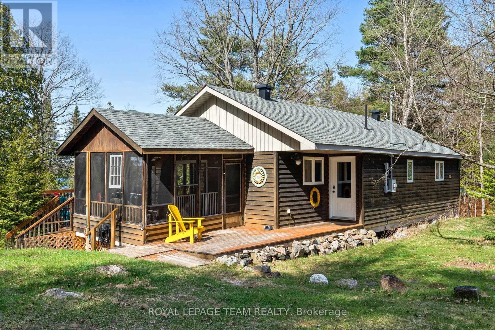 510 31a Clear Lake Lane, Tay Valley, Ontario  K0H 2B0 - Photo 4 - X12390823