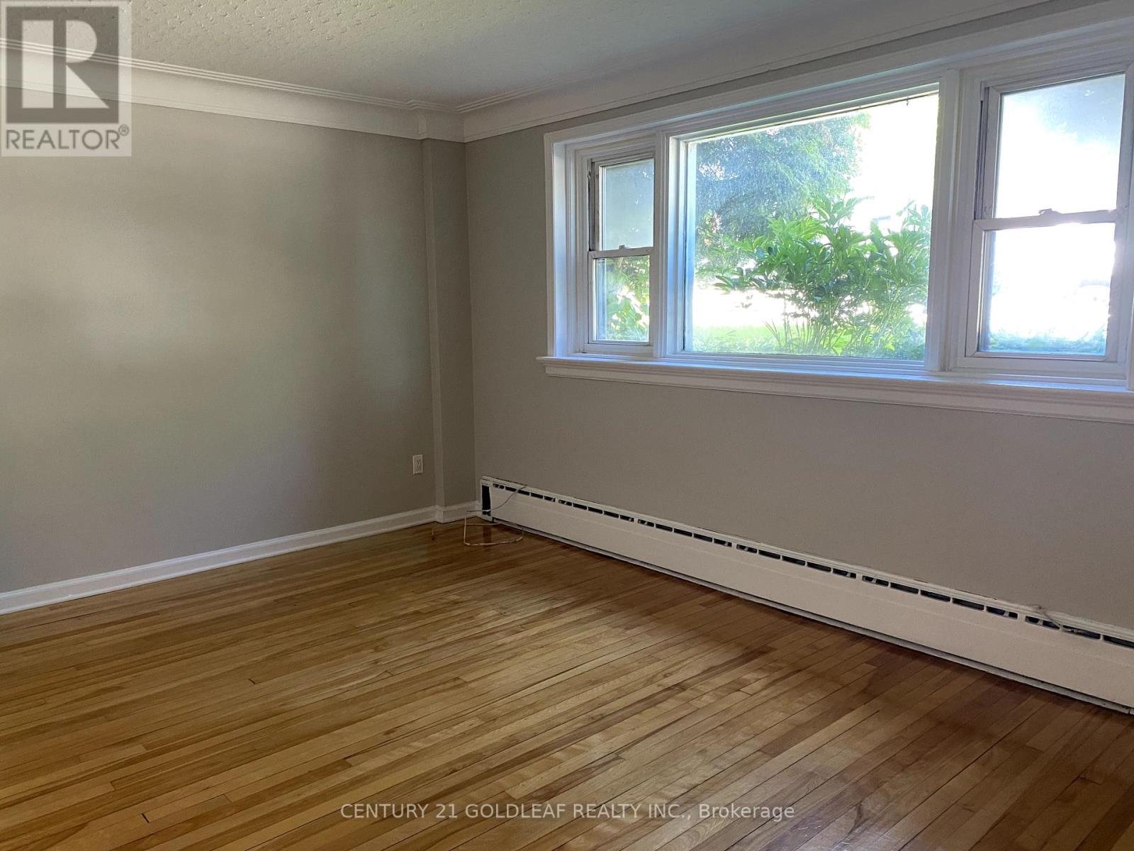 543 Kirkwood Avenue, Ottawa, Ontario  K1Z 5X2 - Photo 10 - X12390836
