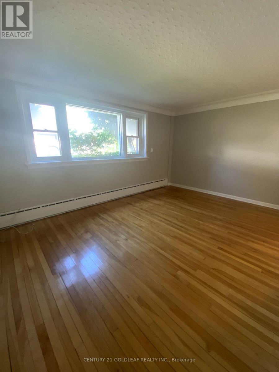 543 Kirkwood Avenue, Ottawa, Ontario  K1Z 5X2 - Photo 8 - X12390836