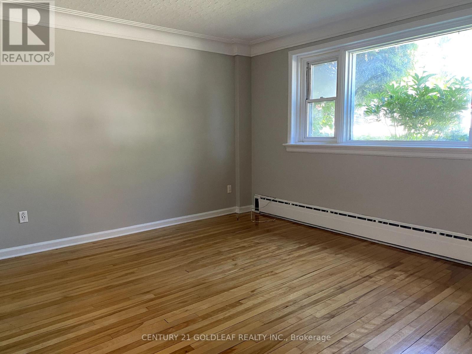 543 Kirkwood Avenue, Ottawa, Ontario  K1Z 5X2 - Photo 9 - X12390836