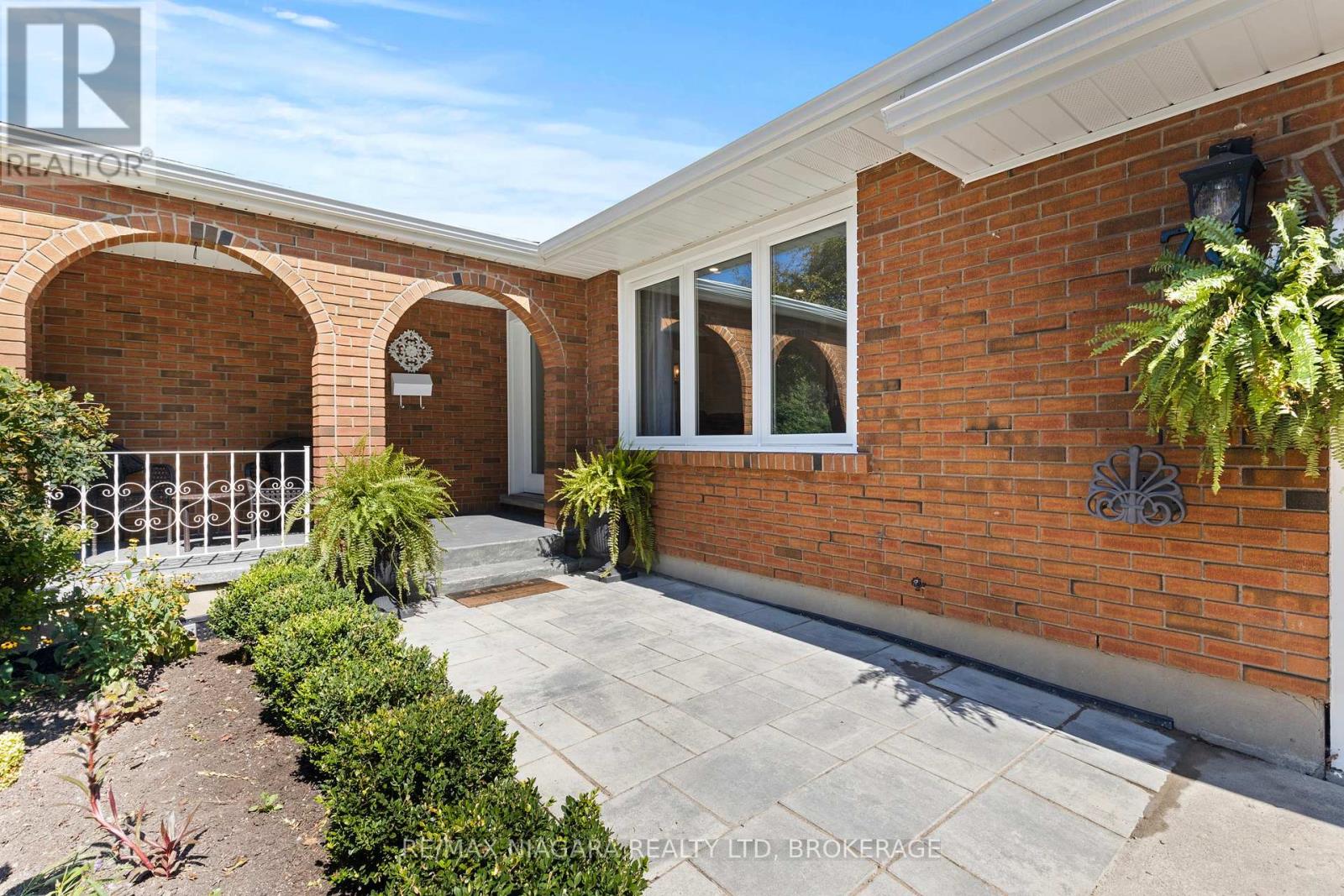78 Glen Park Road, St. Catharines (Vine/linwell), Ontario  L2N 3E9 - Photo 2 - X12390774