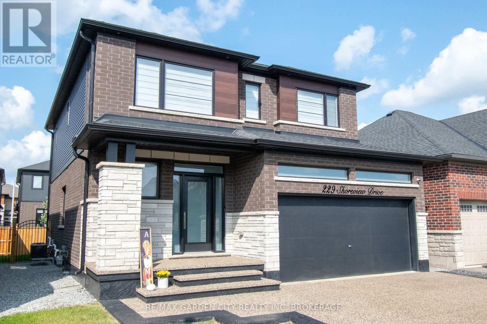 229 Shoreview Drive, Welland, Ontario  L3B 0H3 - Photo 3 - X12390866