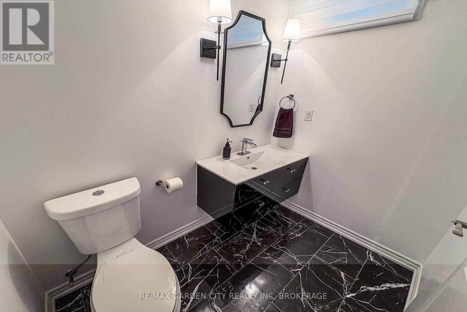 229 Shoreview Drive, Welland, Ontario  L3B 0H3 - Photo 35 - X12390866