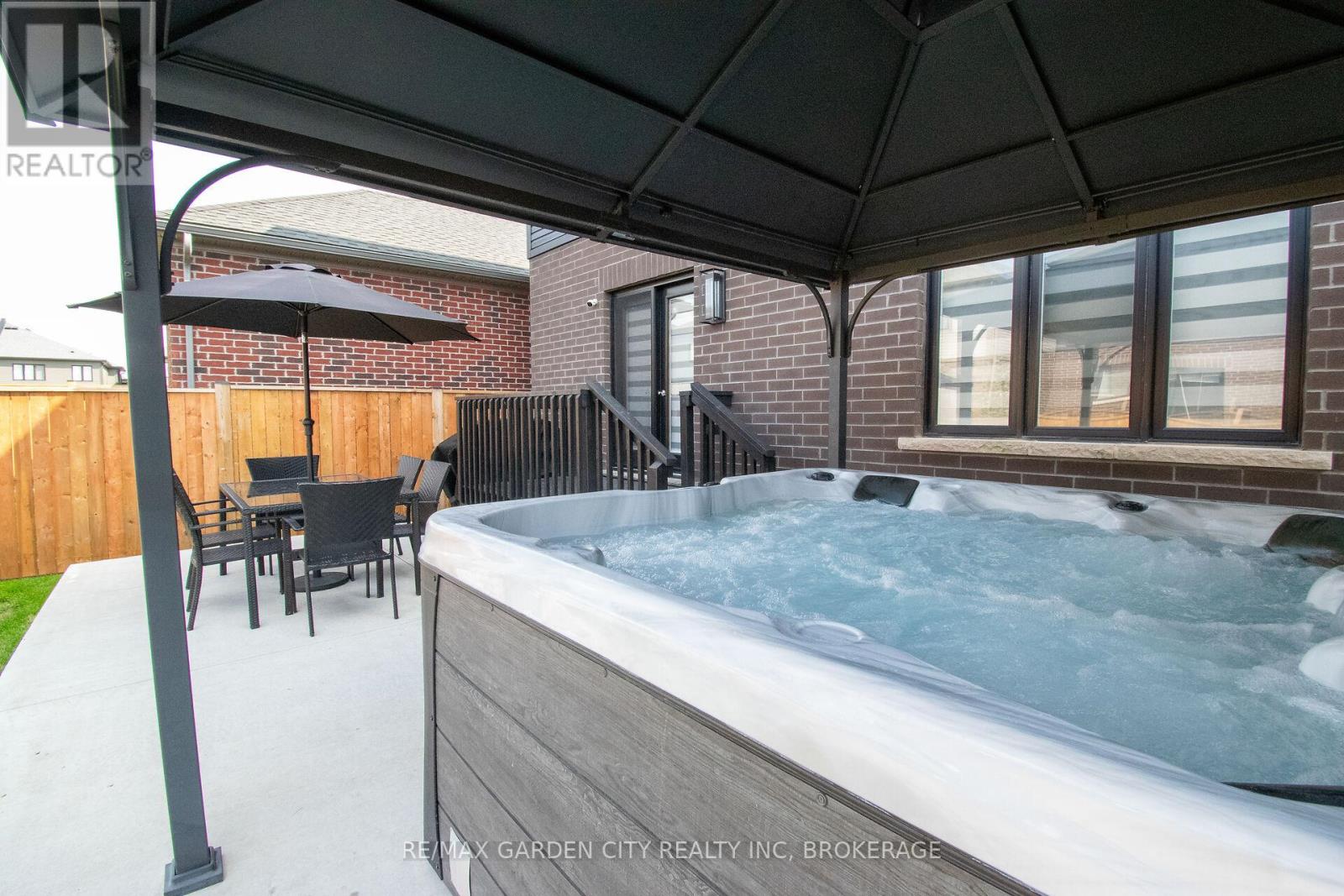 229 Shoreview Drive, Welland, Ontario  L3B 0H3 - Photo 36 - X12390866