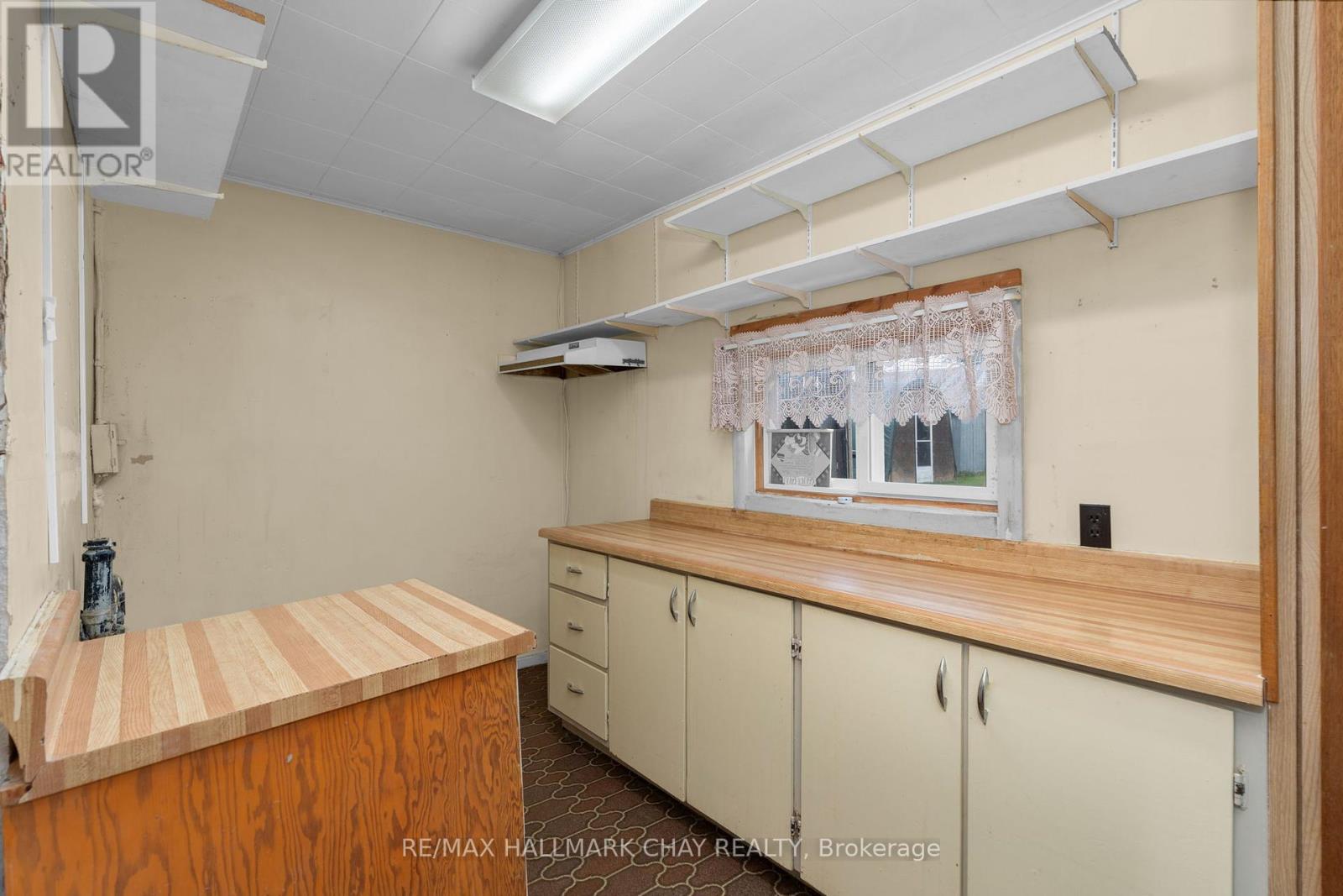 7 Caroline Street E, Clearview, Ontario  L0M 1G0 - Photo 11 - S12390654