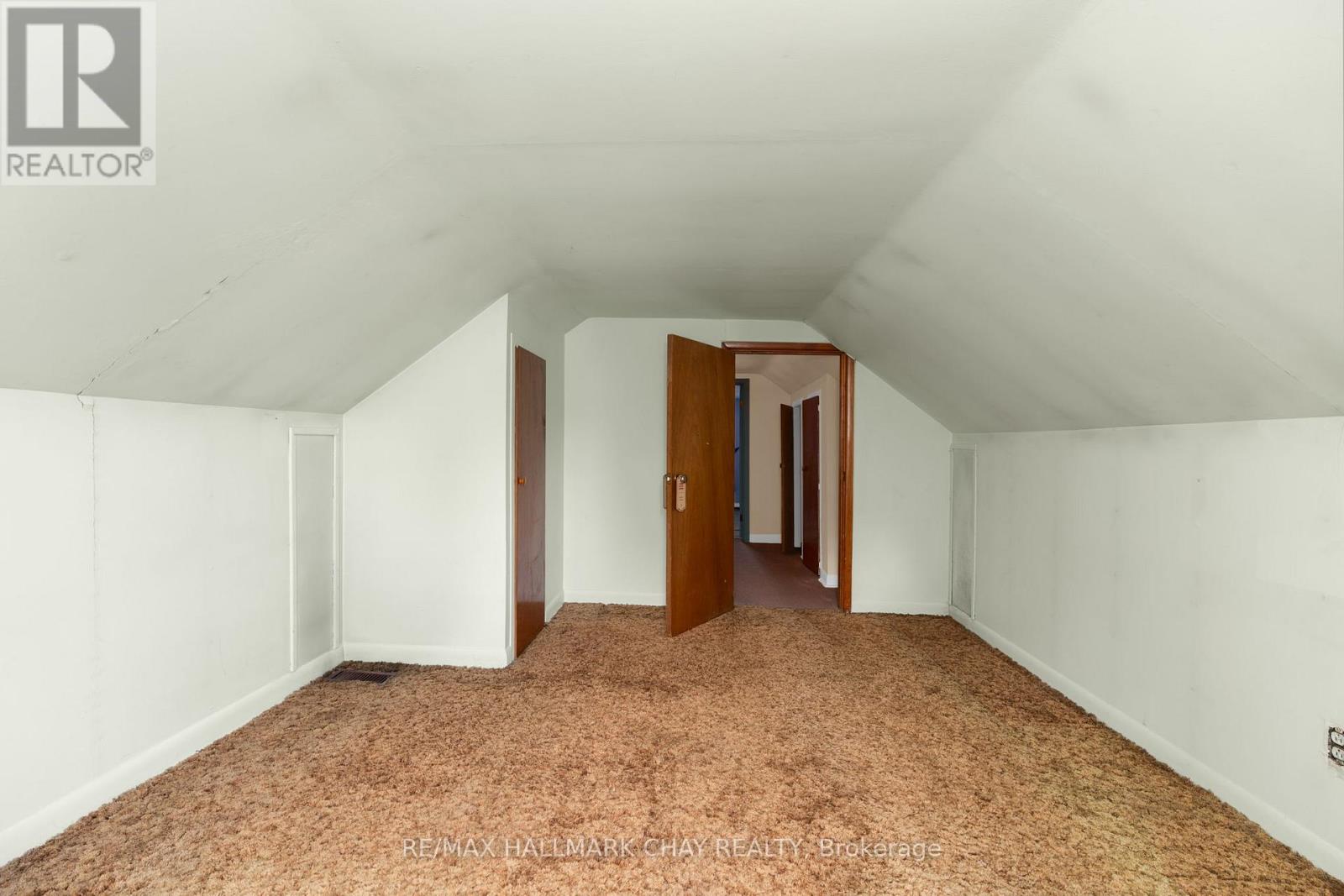 7 Caroline Street E, Clearview, Ontario  L0M 1G0 - Photo 20 - S12390654