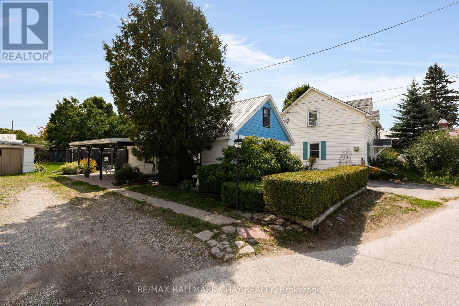 7 Caroline Street E, Clearview, Ontario  L0M 1G0 - Photo 3 - S12390654