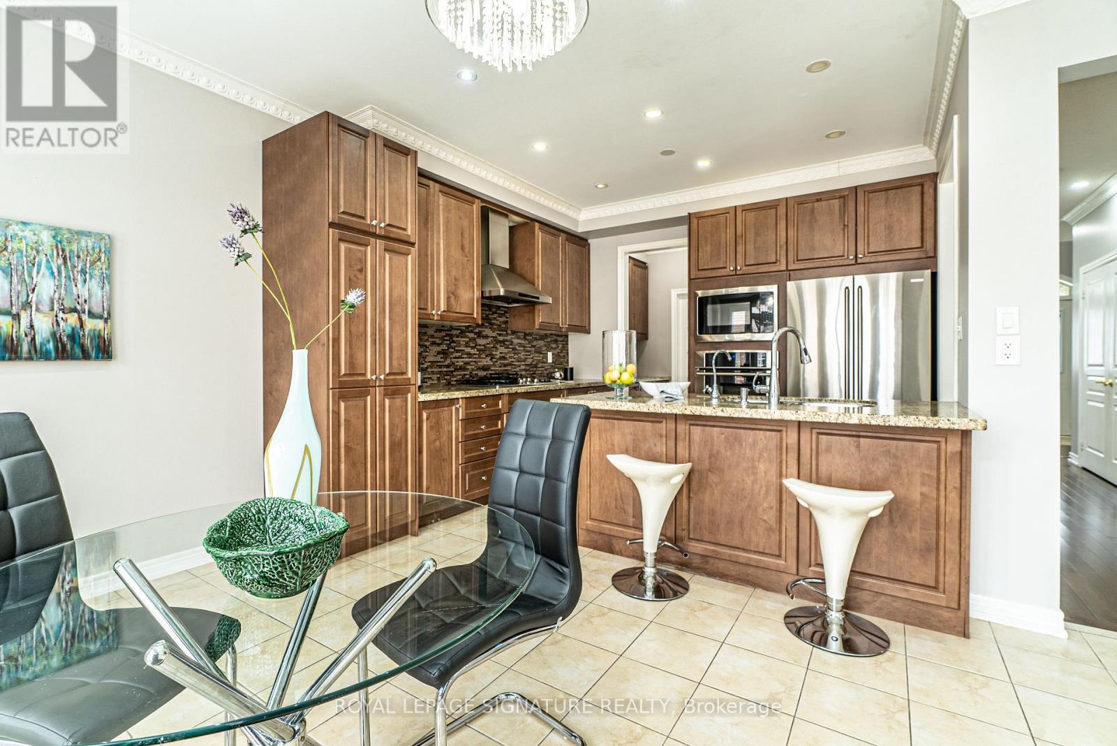 4 Ripple Street, Brampton, Ontario  L6R 3S5 - Photo 13 - W12390606