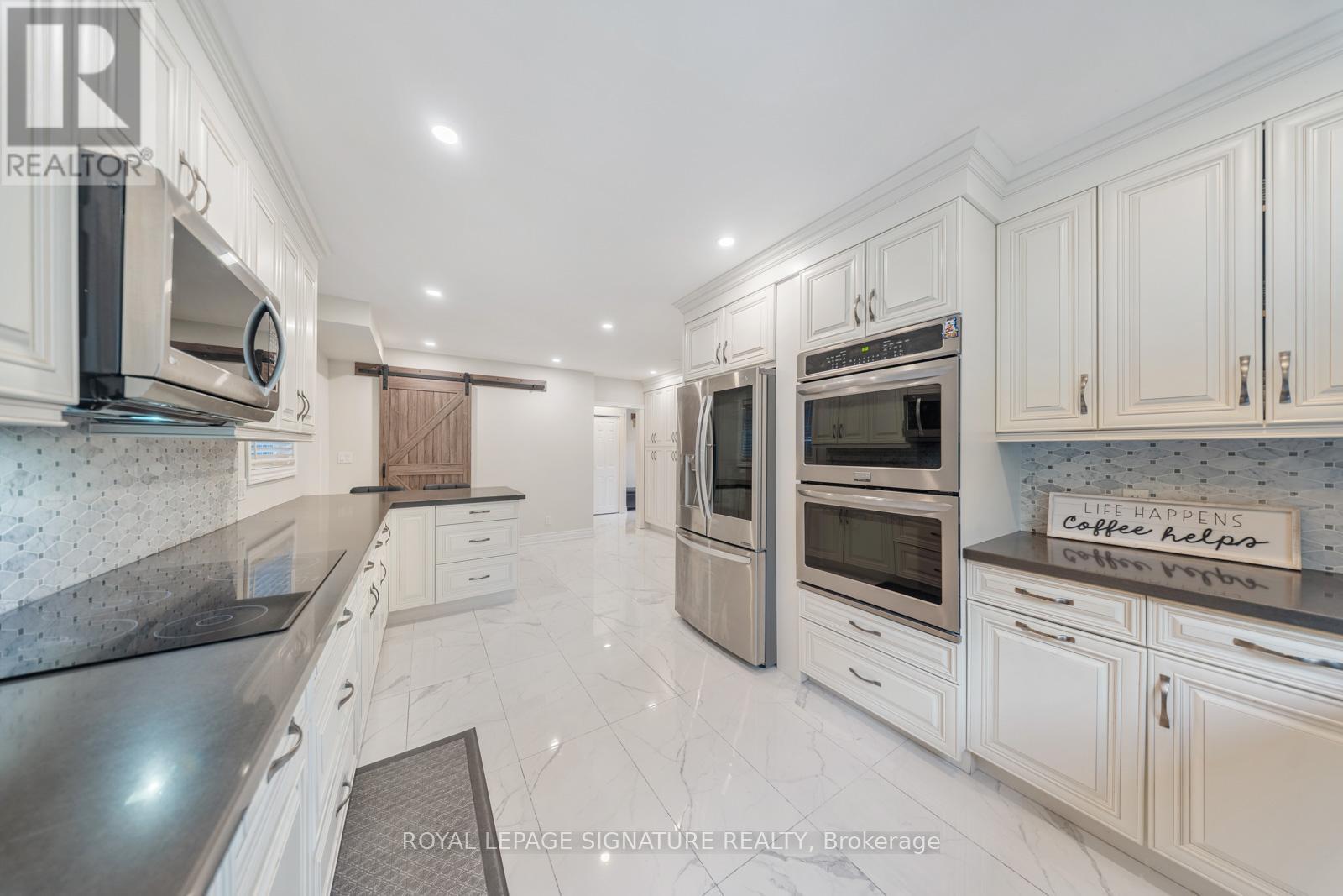 63 Collingdale Road, Toronto, Ontario  M9V 3R2 - Photo 15 - W12390613