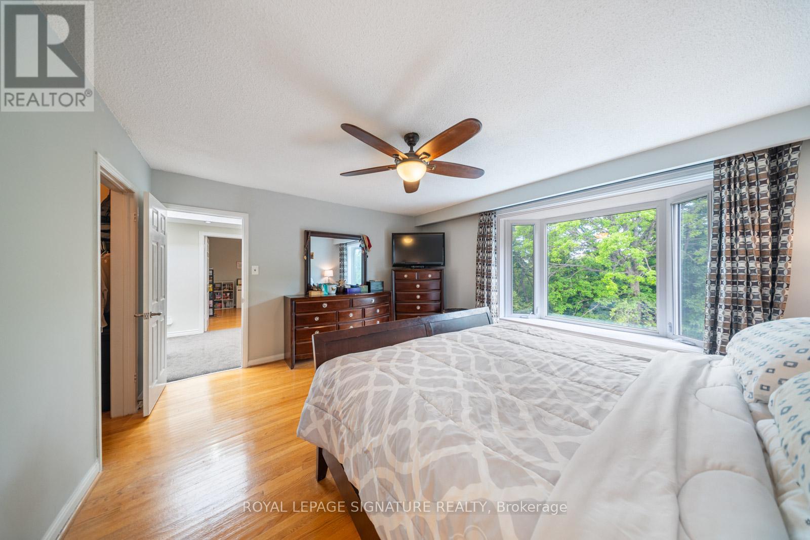 63 Collingdale Road, Toronto, Ontario  M9V 3R2 - Photo 24 - W12390613
